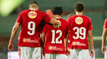 ثلاثي مثير للجدل.. نجوم الأهلي يغضبون الجماهير أمام الجيش